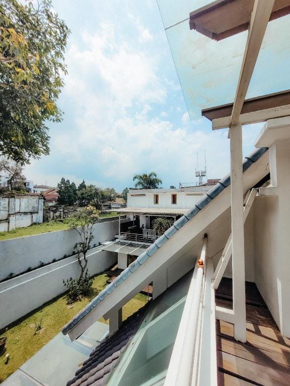 Oemah Kakang Loft & Bed Hotel in Parongpong