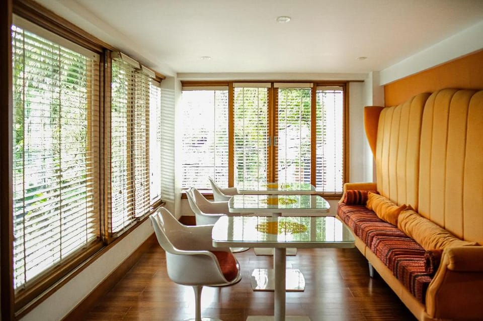 Oemah Kakang Loft & Bed Hotel in Parongpong
