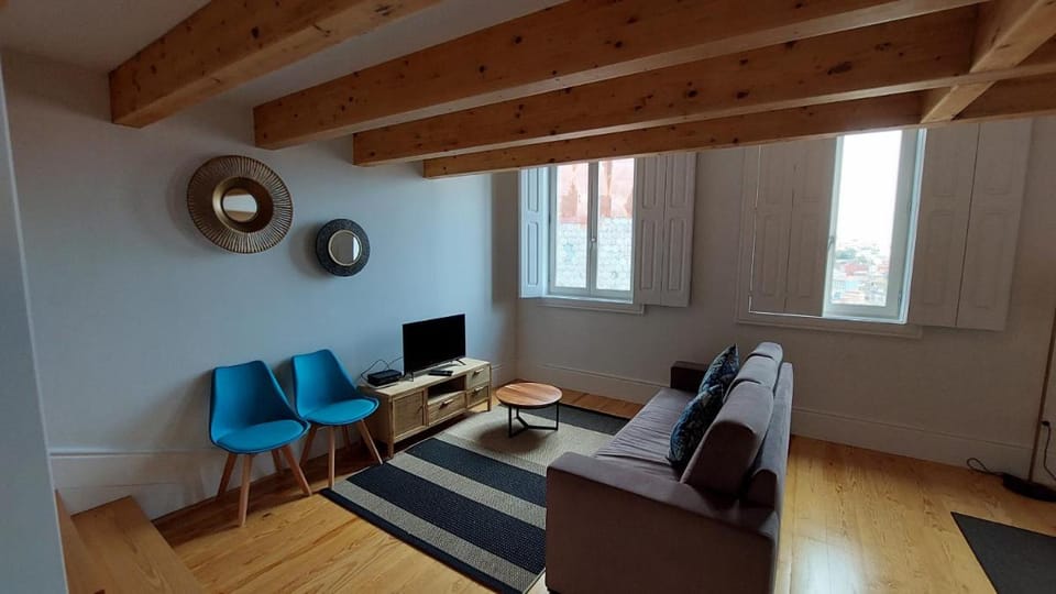 Downtown Clerigos Duplex With River View by Vacationy Apartment in Porto