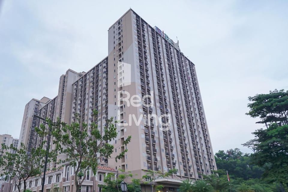 RedLiving Podomoro Golf View Apartemen - Skyland Tower Balsa Apartment in West Java