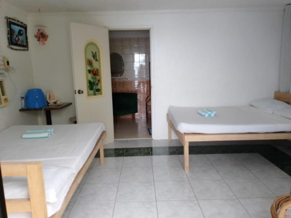 OceanBreeze Suite Room17 Vacation rental in Central Visayas