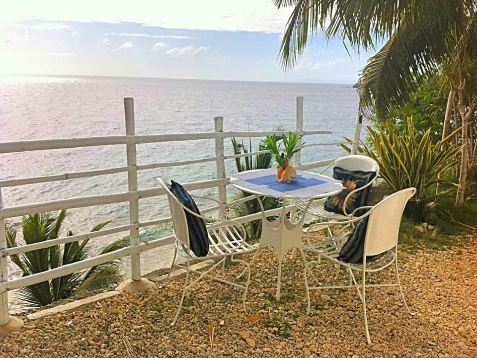 Family Oceanview Room -La Bella- near Oslob Whale Villa in Central Visayas
