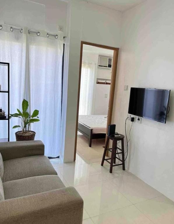 Cozy unit  near Ayala and IT Park  Vacation rental in Lapu-Lapu City