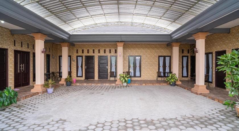 RedDoorz syariah @ Jalan Tingang Palangkaraya Hotel in Indonesia