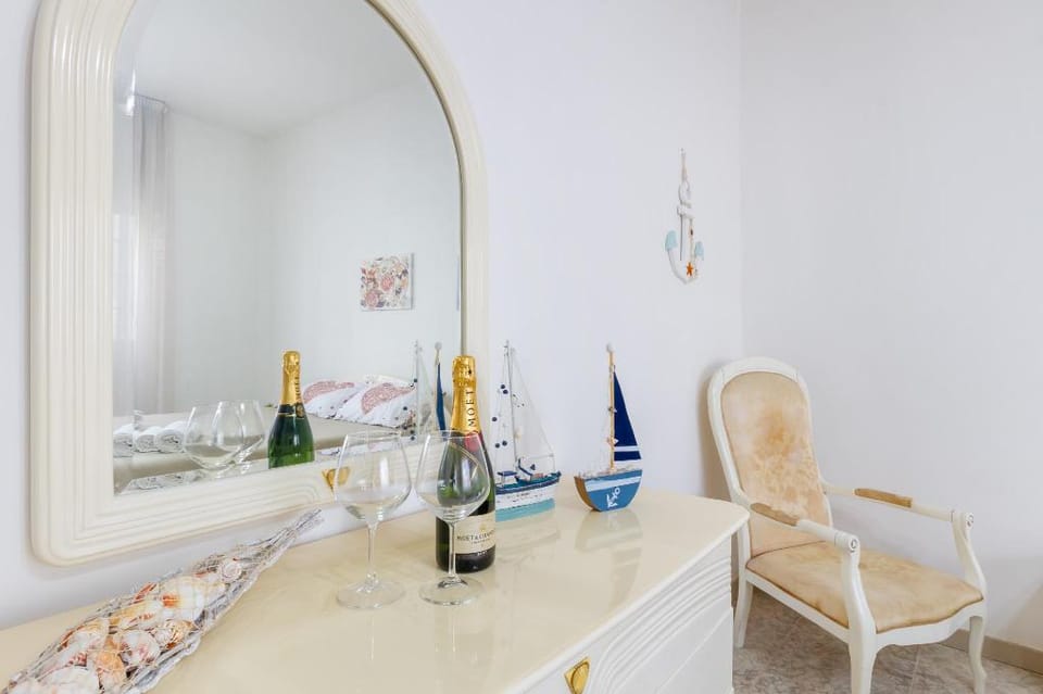 Air-conditioned Villa 300 Meters From Porto Cesareo Beach With Parking Vacation rental in Porto Cesareo
