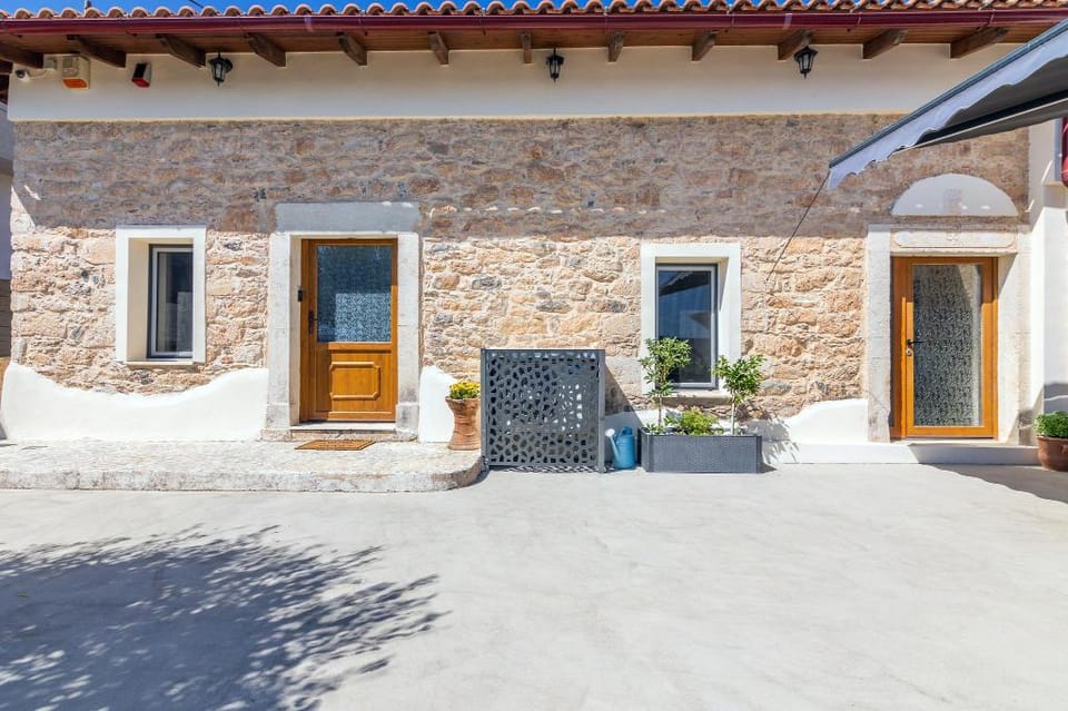Thrapsano House at Iraklion Crete For up to 8 Persons Villa in Crete