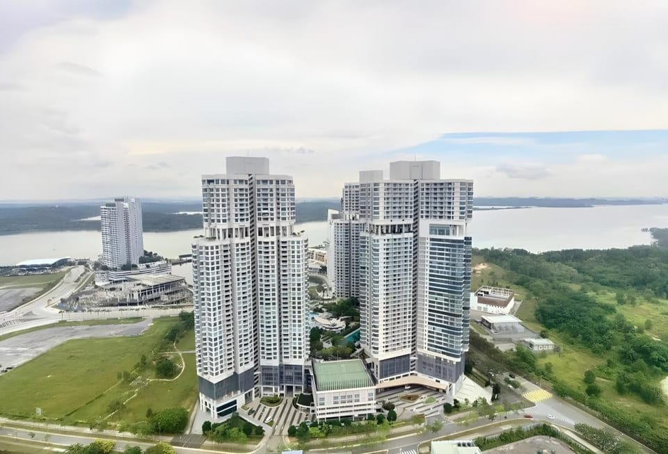 Almas Forever Love 100mbps Netflix By STAY Apartment in Johor