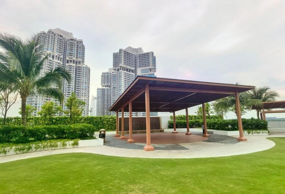 Almas Suites Warm Sunrise Homestay Netflix BySTAY Vacation rental in Johor