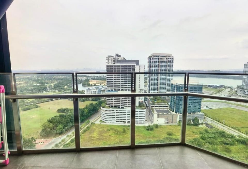 Almas Suites Youtube Netflix 100mbps By STAY Vacation rental in Johor