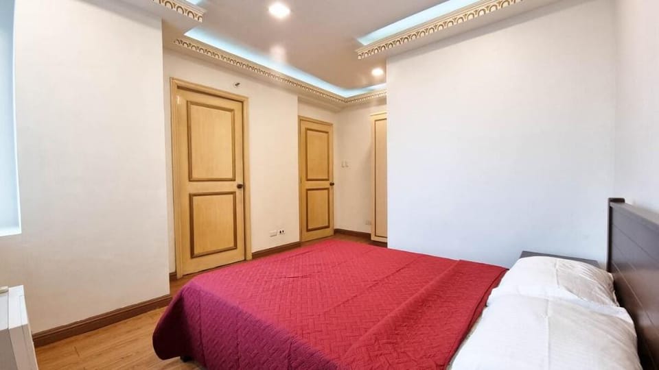RARE 2 Bedroom With Manila Bayview NEAR US Embassy Vacation rental in Manila City