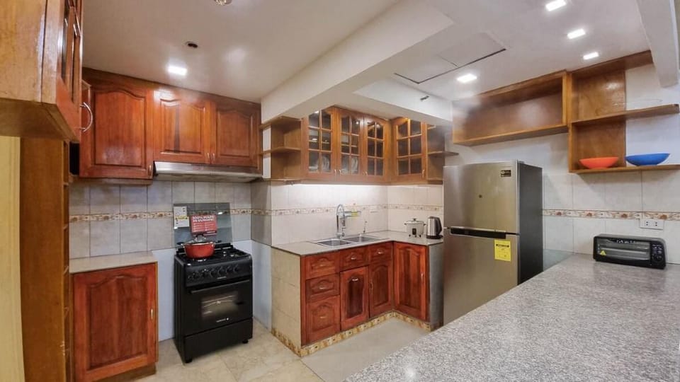 RARE 2 Bedroom With Manila Bayview NEAR US Embassy Vacation rental in Manila City