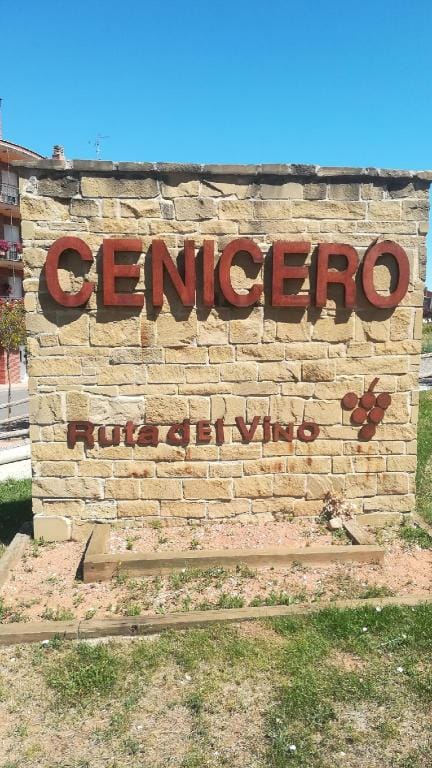 Apartment Virgen del Valle-(Breakfast included). Vacation rental in La Rioja