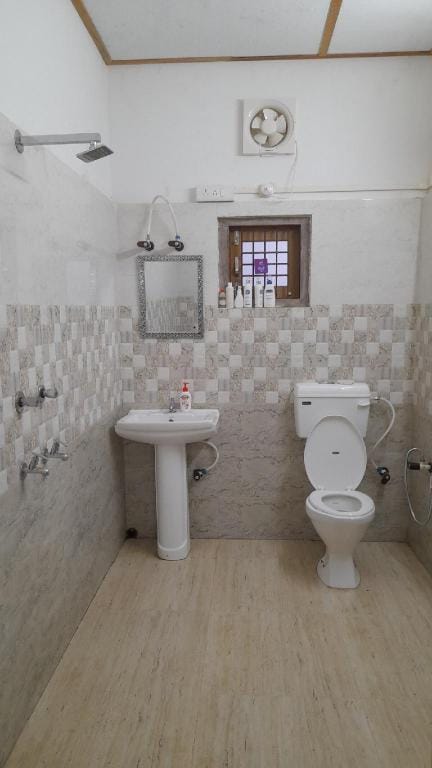 Bliss Bungalow is a private Bungalow with garden Vacation rental in India