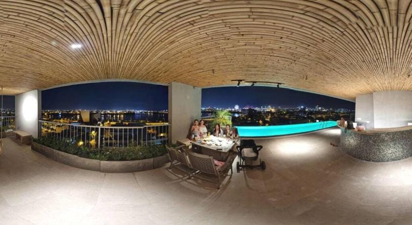 PENTHOUSE private ROOFTOP POOL: 3BRs, bar, terrace Apartment in Da Nang