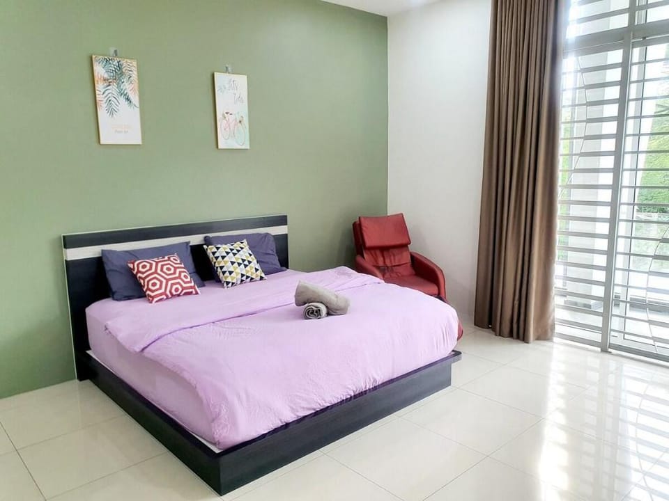 MODERN STYLISH 2STOREY HOUSE 8PAX@ALMA NEAR JUSCO Vacation rental in Penang
