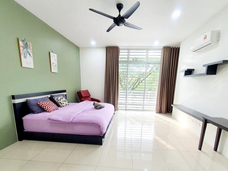 MODERN STYLISH 2STOREY HOUSE 8PAX@ALMA NEAR JUSCO Vacation rental in Penang