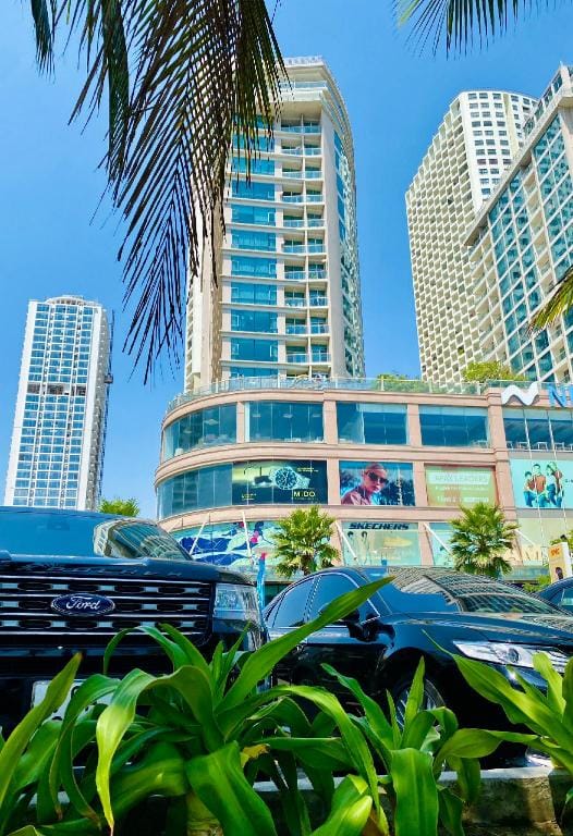 GOLD COAST 2 bedrooms WITH BALCONY OCEAN-VIEW Apartment in Nha Trang