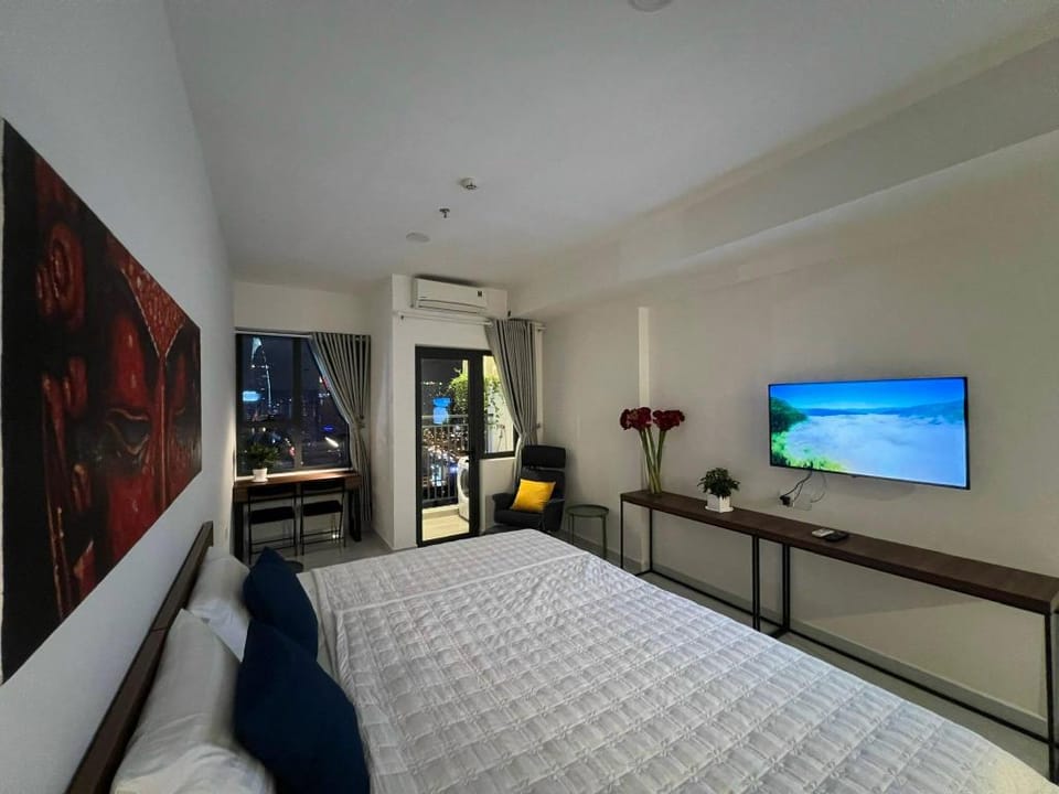 Lux Studio - District 1 - Fun hub Bùi Viện Apartment in Ho Chi Minh City