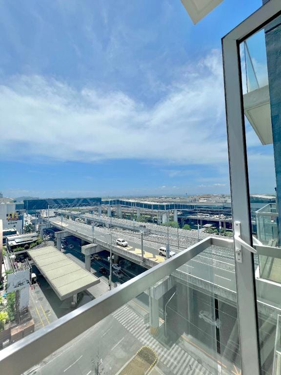 Luxury Condotel Across NAIA Airport Terminal 3 Apartment in Pasay