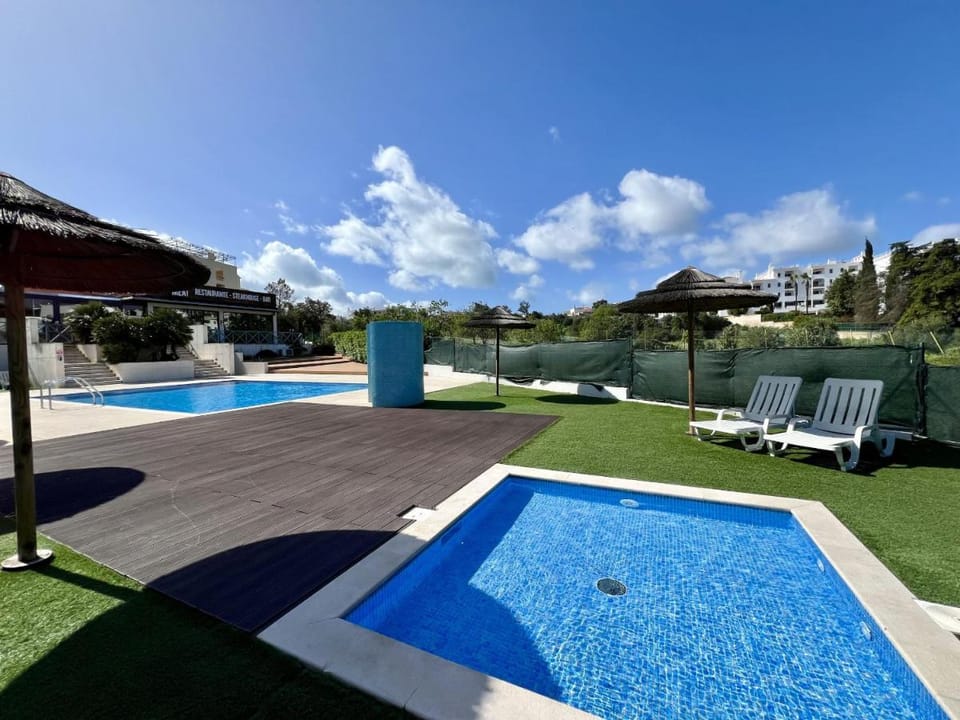 Albufeira Modern 2 With Pool by Homing Apartment in Albufeira