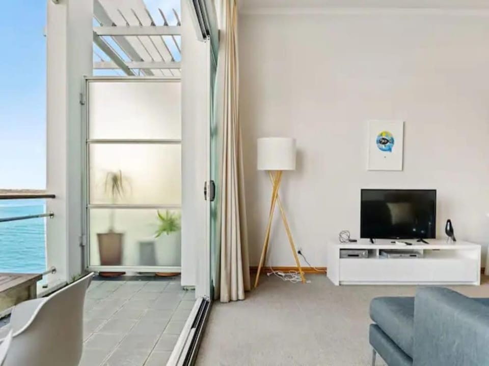 Relaxing Sea Wharf View Apartment by Zodiak Stays Apartment in Auckland