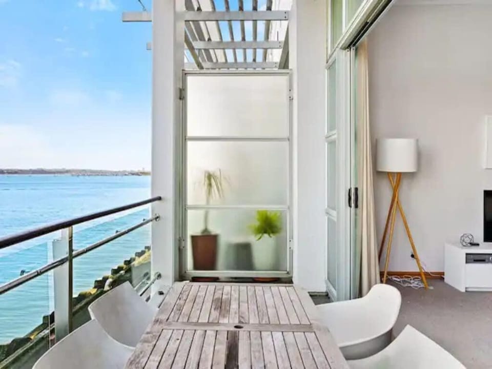 Relaxing Sea Wharf View Apartment by Zodiak Stays Apartment in Auckland