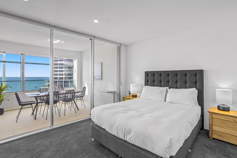 Oceanview 2-Bed with Pool, Sauna, Gym & Parking Apartment in Surfers Paradise Boulevard
