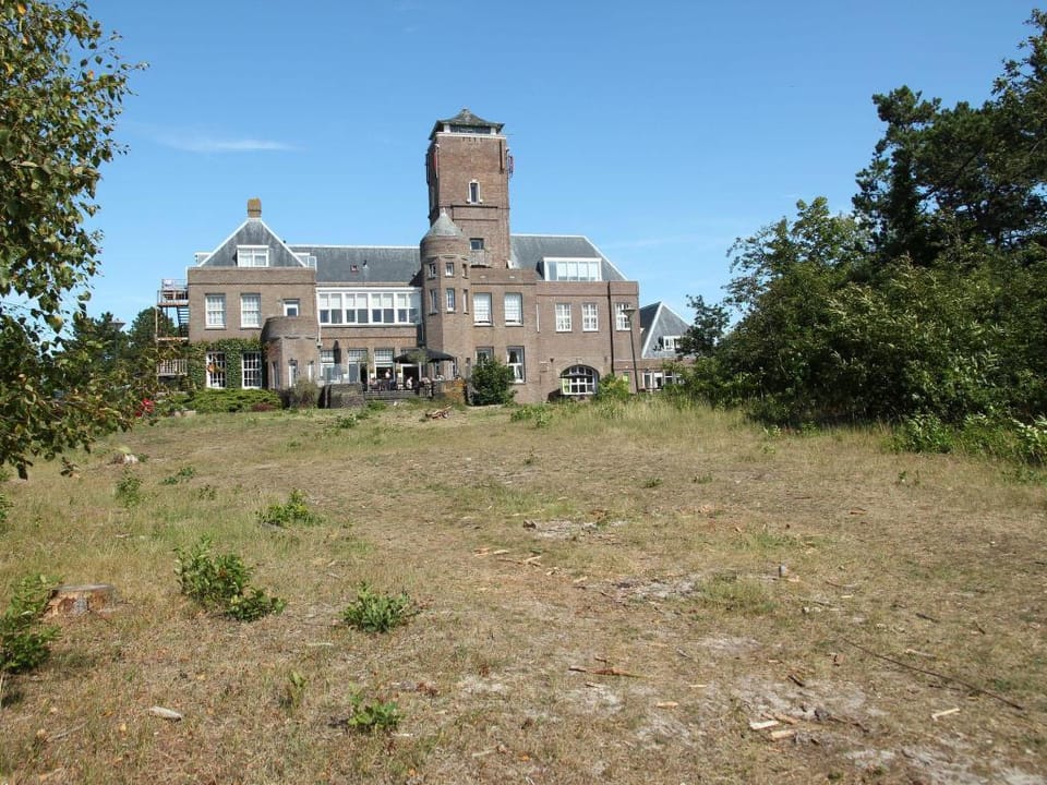 Nice home in Noord-Holland w/  Apartment in Bergen aan Zee