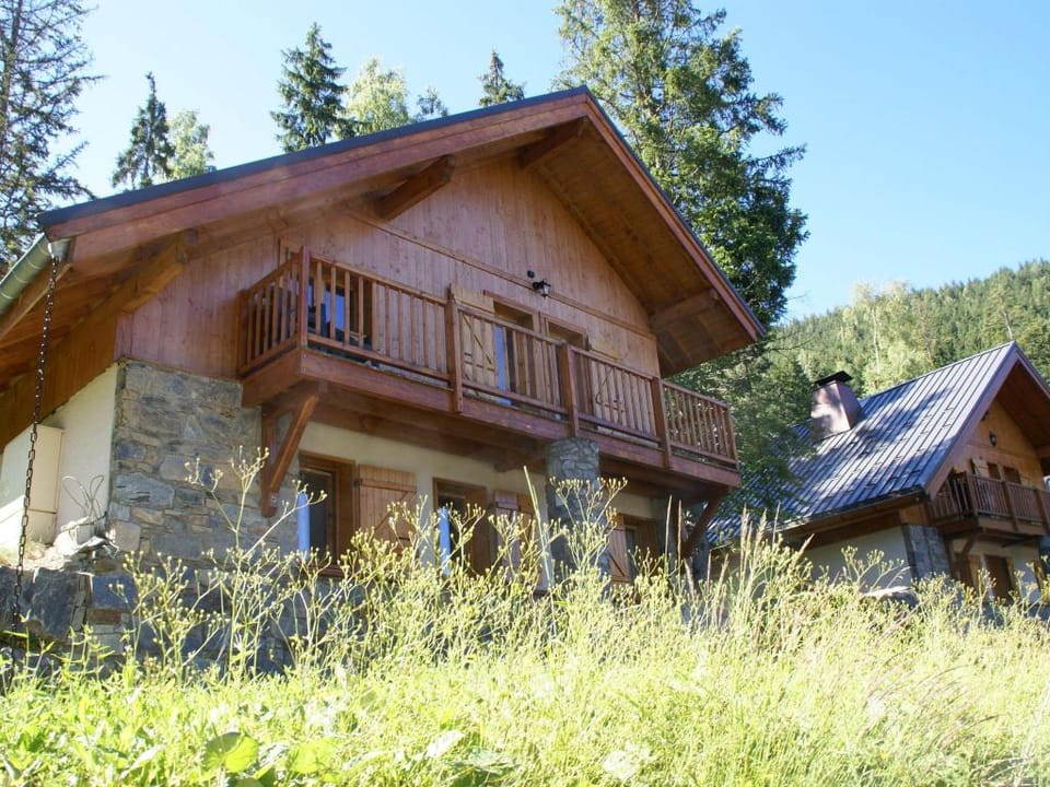 Chalet in Huez near Ski Slope Vacation rental in Oz