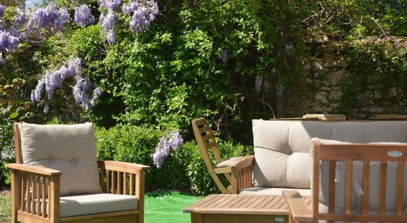 Mansion in Champvert with Pond View Terrace Vacation rental in Bourgogne-Franche-Comté