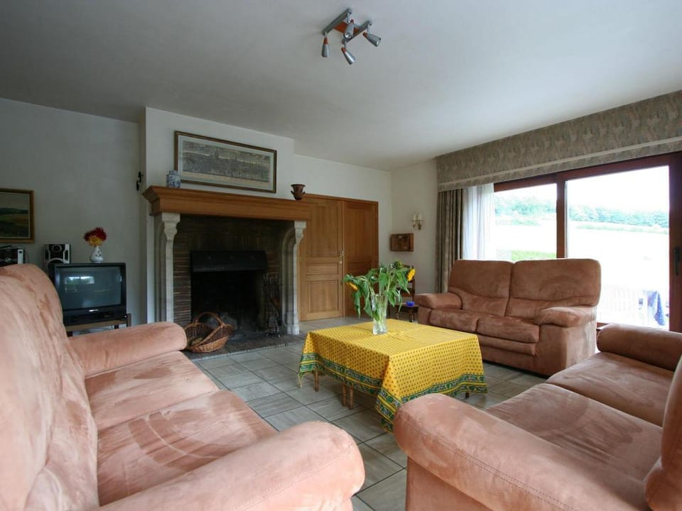 Cozy Holiday Home in Lesterny near Lake Vacation rental in Wallonia, Belgium