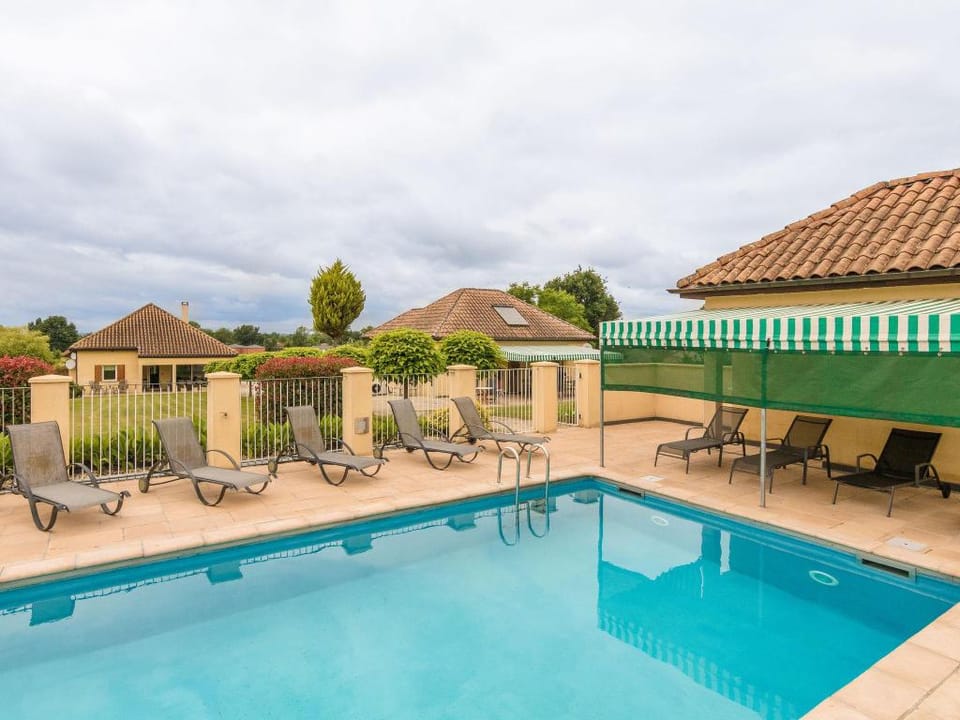 Modern holiday home with swimming pool Vacation rental in Bergerac