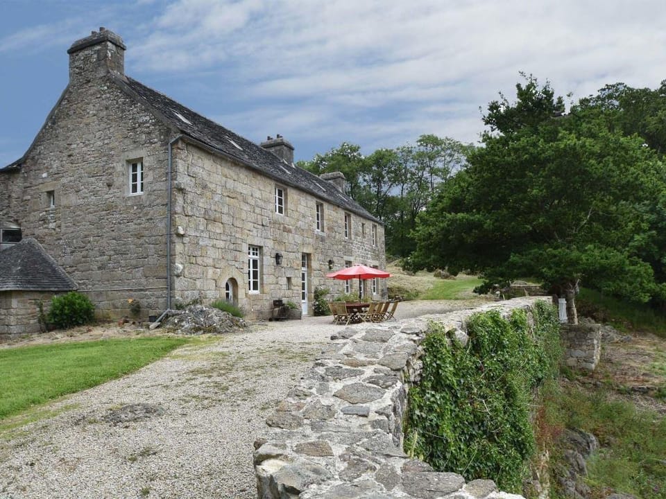 Lake Mansion in Plourin-les-Morlaix Vacation rental in Finistere