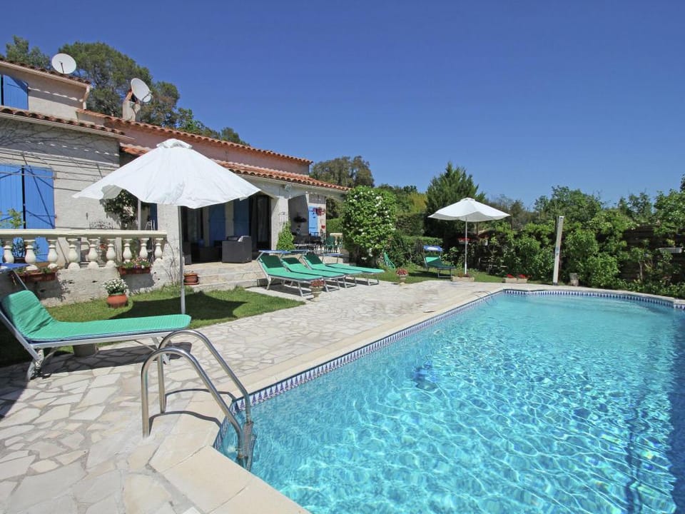 Villa in Bagnols with Pool  Near Nature Parks Vacation rental in Fréjus