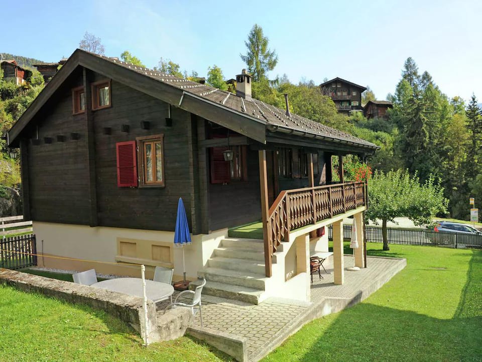 Glacier Views  Ski Trails Apartment in Canton of Valais