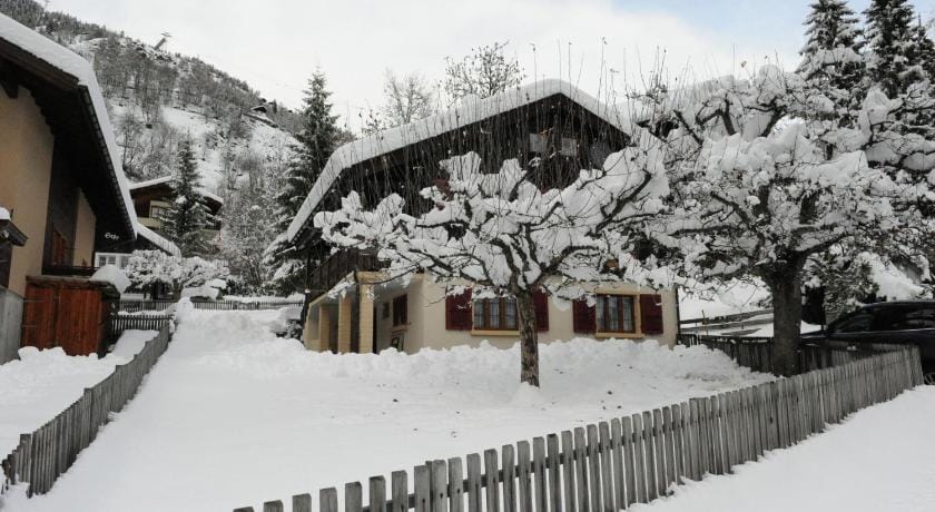 Glacier Views  Ski Trails Apartment in Canton of Valais