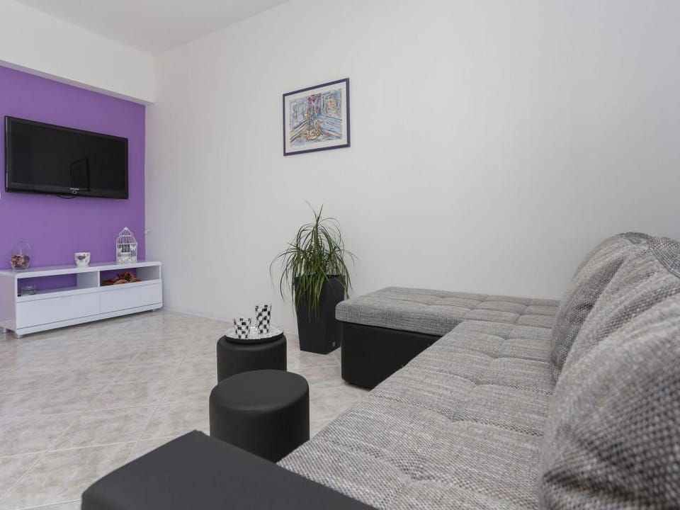 Apartment in Kastel Gomilica near the Sea Apartment in Šibenik-Knin County, Croatia