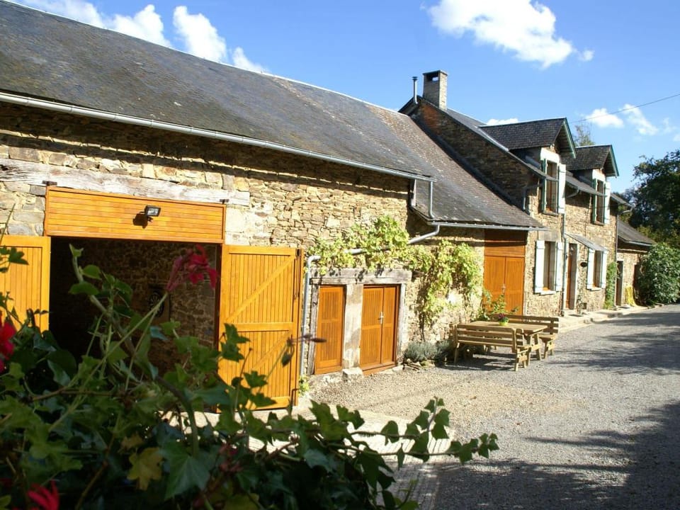 Holiday Home in Limoges with Saltwater Pool Vacation rental in Nouvelle-Aquitaine