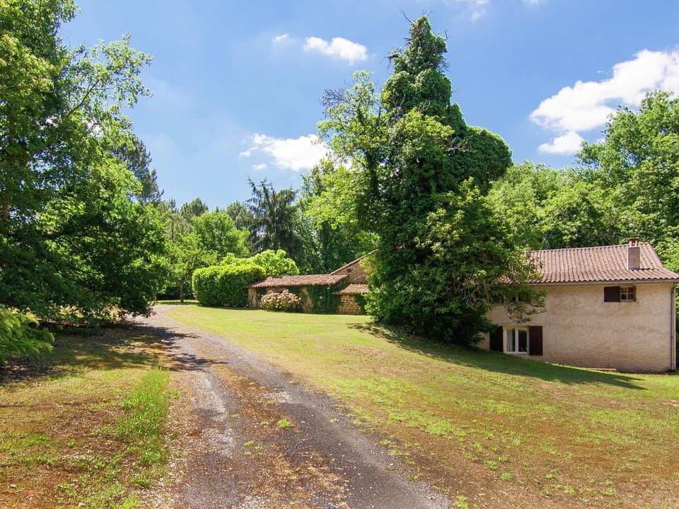 Mansion  in Bourgnac with garden Vacation rental in Occitanie