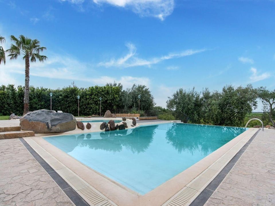 Idyllic Escape with Tennis Vacation rental in Sicily