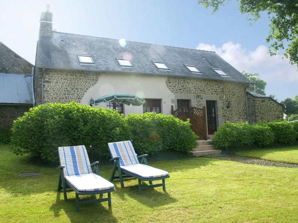 Cozy Garden Villa in Bonnemain Vacation rental in Brittany