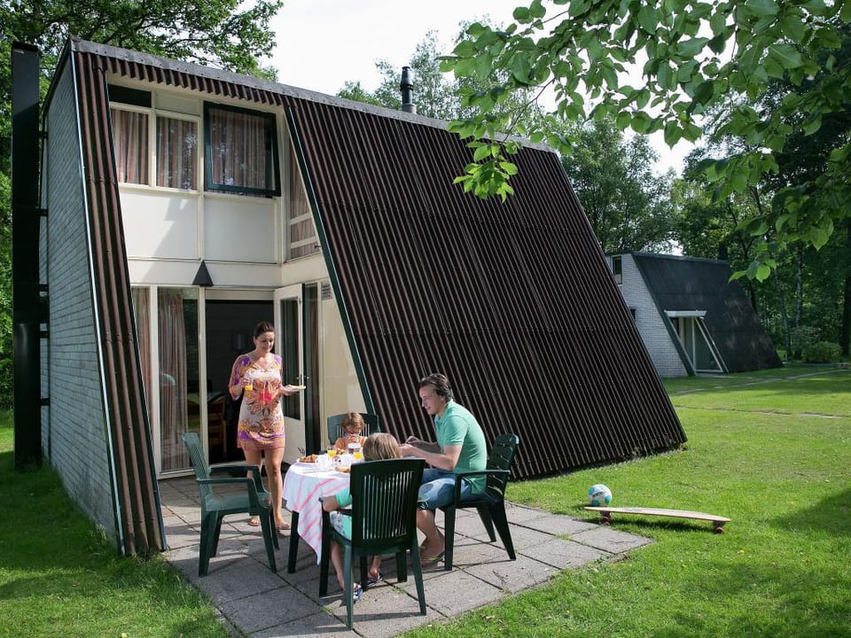 Chalet Near Trails  Forest Vacation rental in Hoenderloo