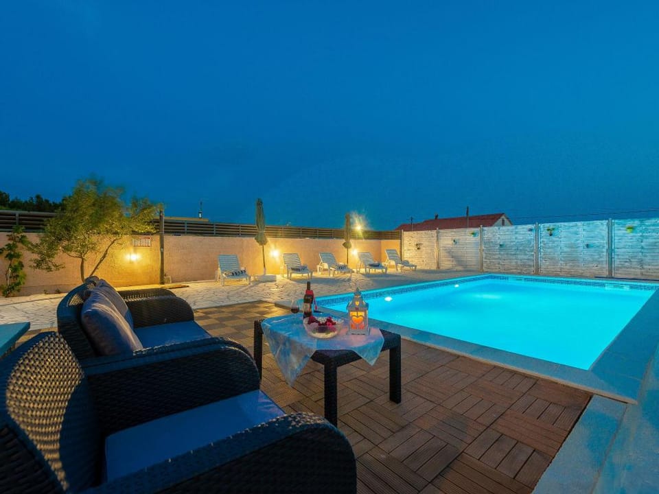 Holiday Home in Lisicic with Pool Vacation rental in Šibenik-Knin County, Croatia
