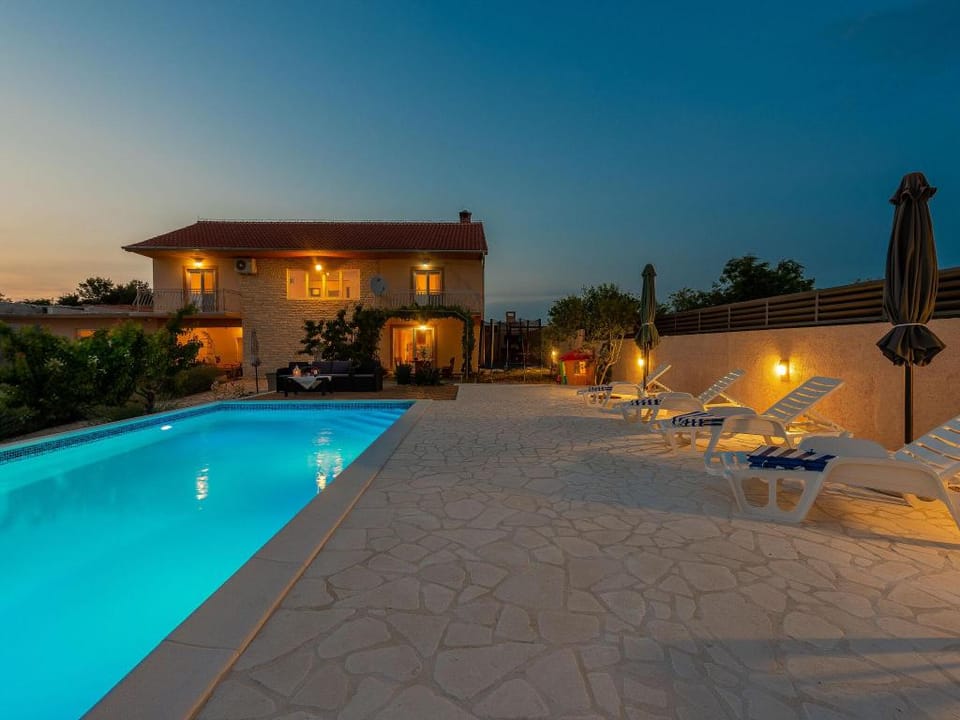 Holiday Home in Lisicic with Pool Vacation rental in Šibenik-Knin County, Croatia
