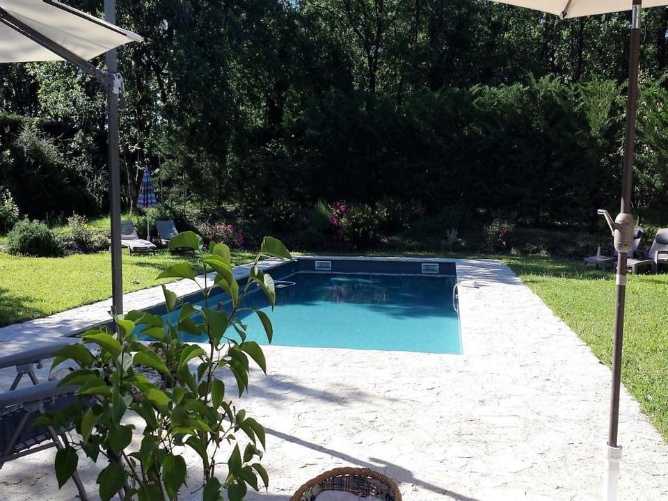 Holiday Home Montaigu-de-Quercy Lake Vacation rental in Occitanie