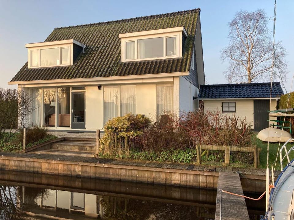House in Boornzwaag with Private Jetty Vacation rental in Friesland, Netherlands