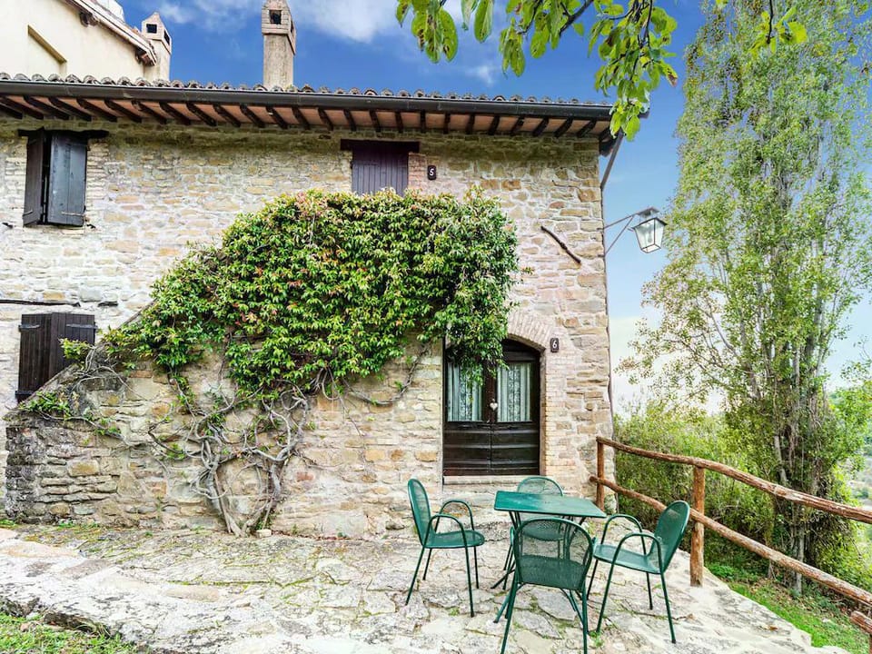 Apartment with swimming pool near the forest Vacation rental in Umbria