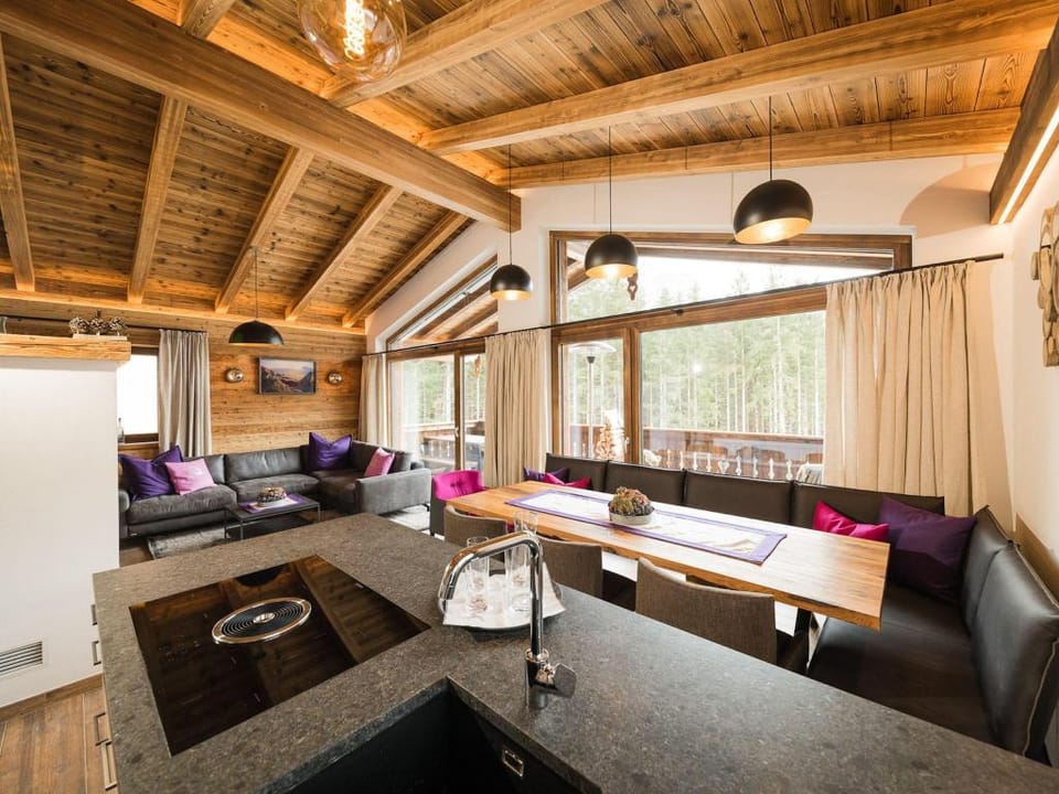 Luxury Chalet with Views and Sauna Vacation rental in Salzburgerland