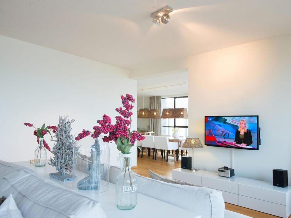 Spacious modern apartment in Scheveningen Apartment in The Hague