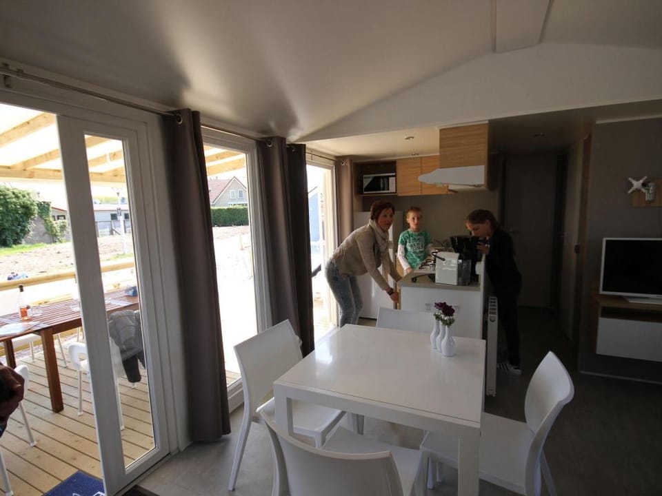 Chalet by Maurik Lake with Hammock Vacation rental in Gelderland, Netherlands